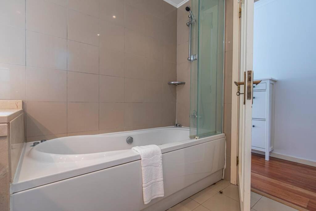 Stunning Apartment W/ Pool Cascais Buitenkant foto